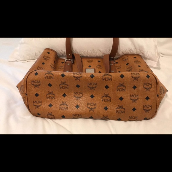 Used MCM visetos bag - Picture 2 of 9